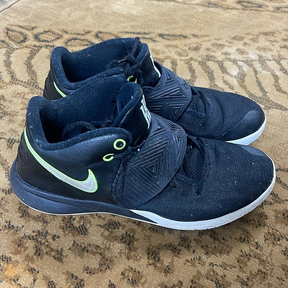 Nike Kyrie Flytrap 3 Black Volt Mens Basketball sneakers SZ 11.5